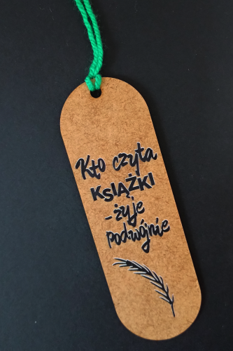 Zakładka do książki - Kto czyta ksiażki, ten żyje podwójnie.png