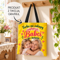 Żółta torba babci z rodzinną fotografią.png